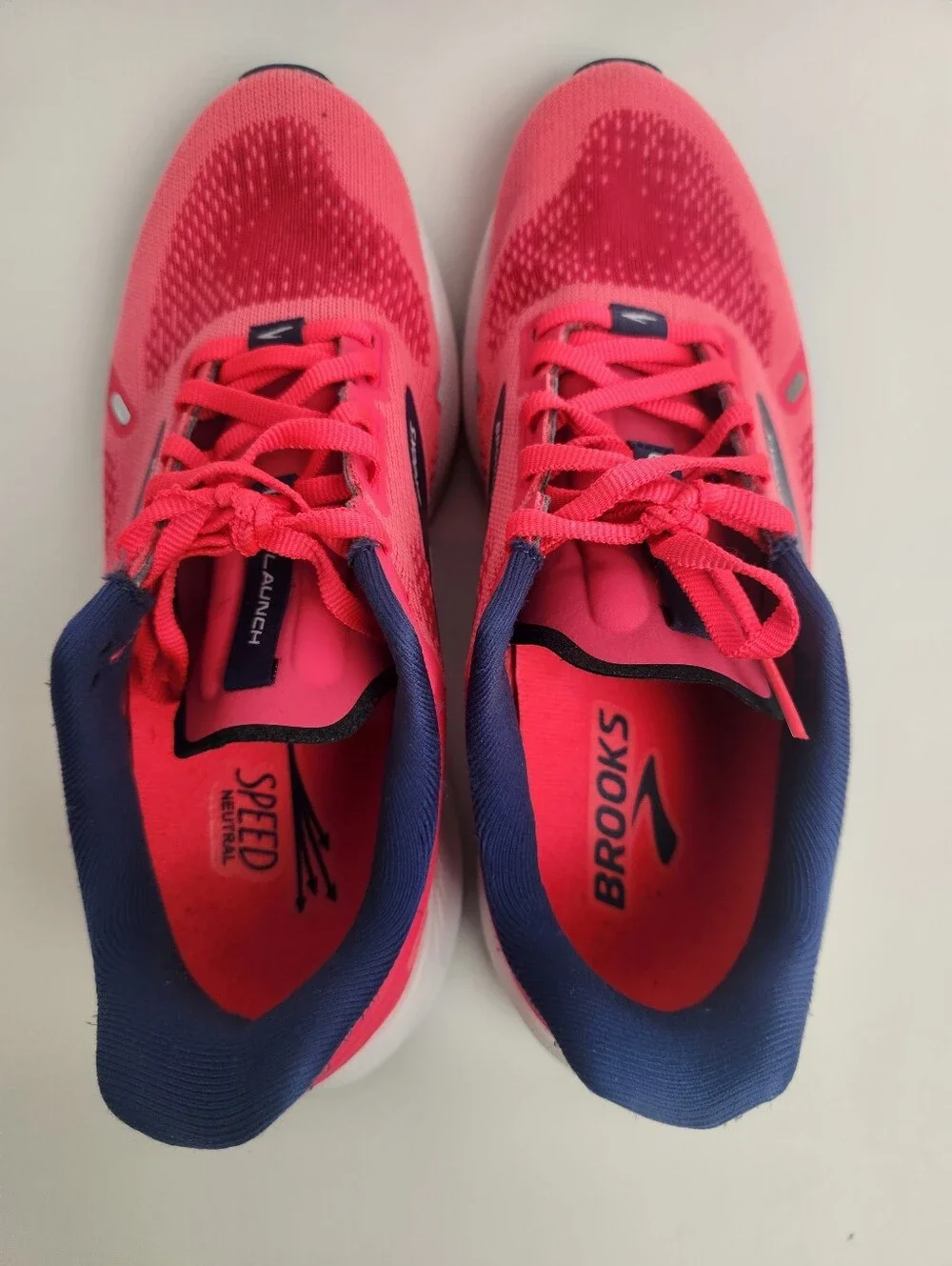 Brooks Launch 9 Women's Size 9 B Medium Coral Pink Navy White Running Shoes
